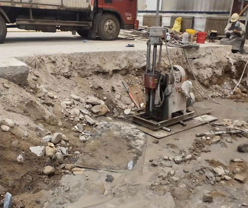 提蒙乡公路下沉压浆